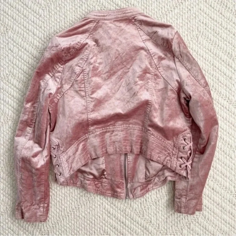 Torrid Velvet Lace-Up Sleeve Moto Jacket in Pink Size 2 - Picture 2 of 8